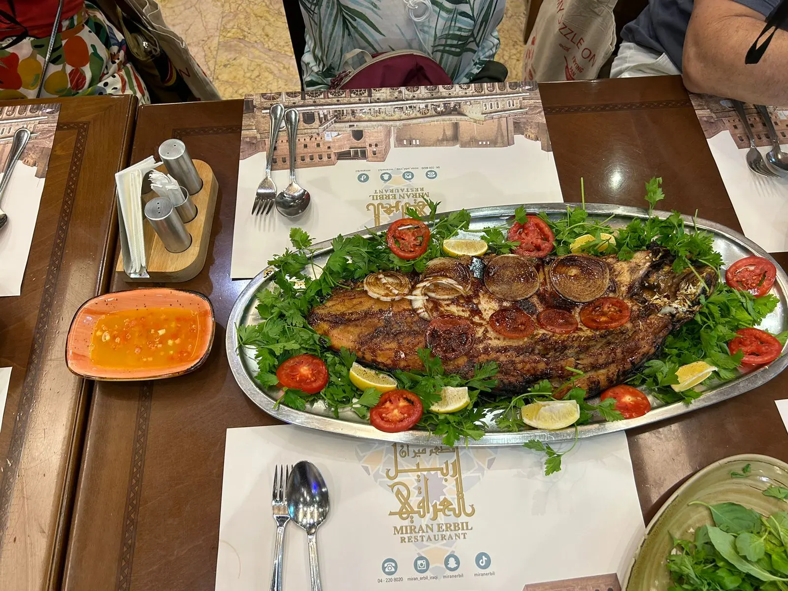 Masgouf Peixe iraquiano defumado