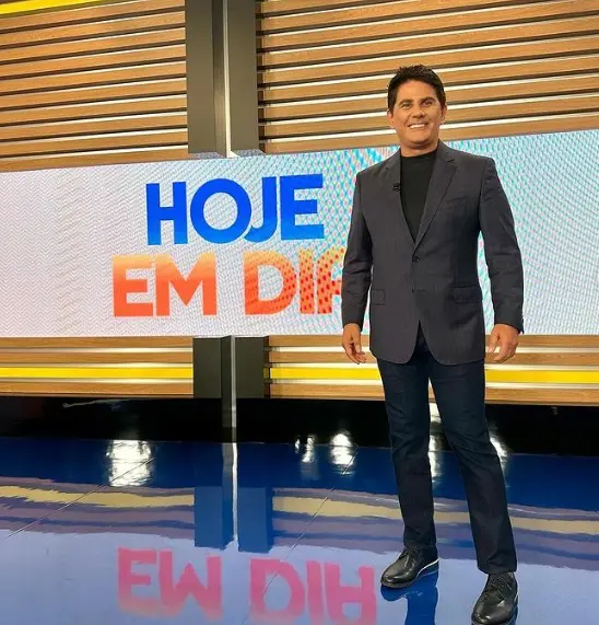 Imagem do apresentador César Filho