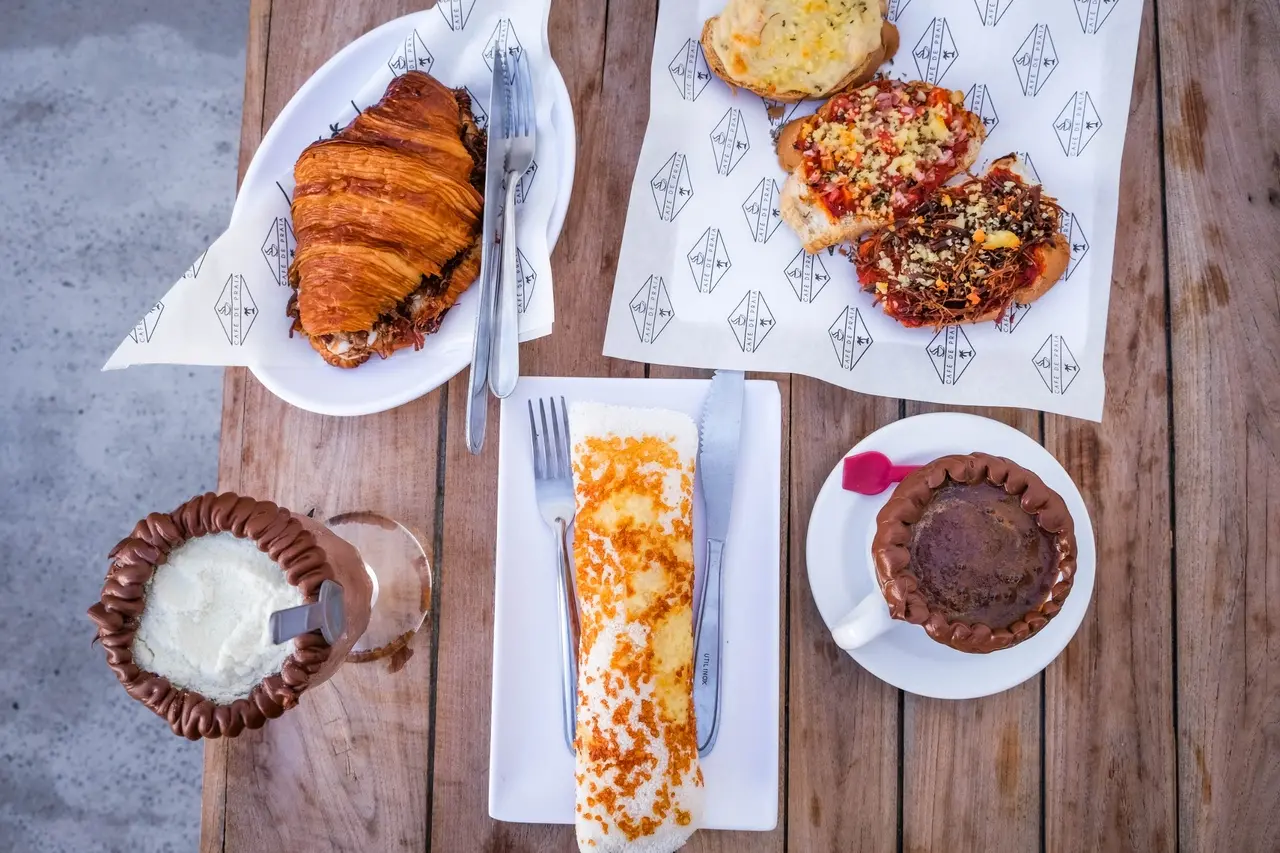 Mais pedidos: frapê de choconinho, croissant, tapioca crocante, cappuccino com borda de Nutella e trio de bruschettas