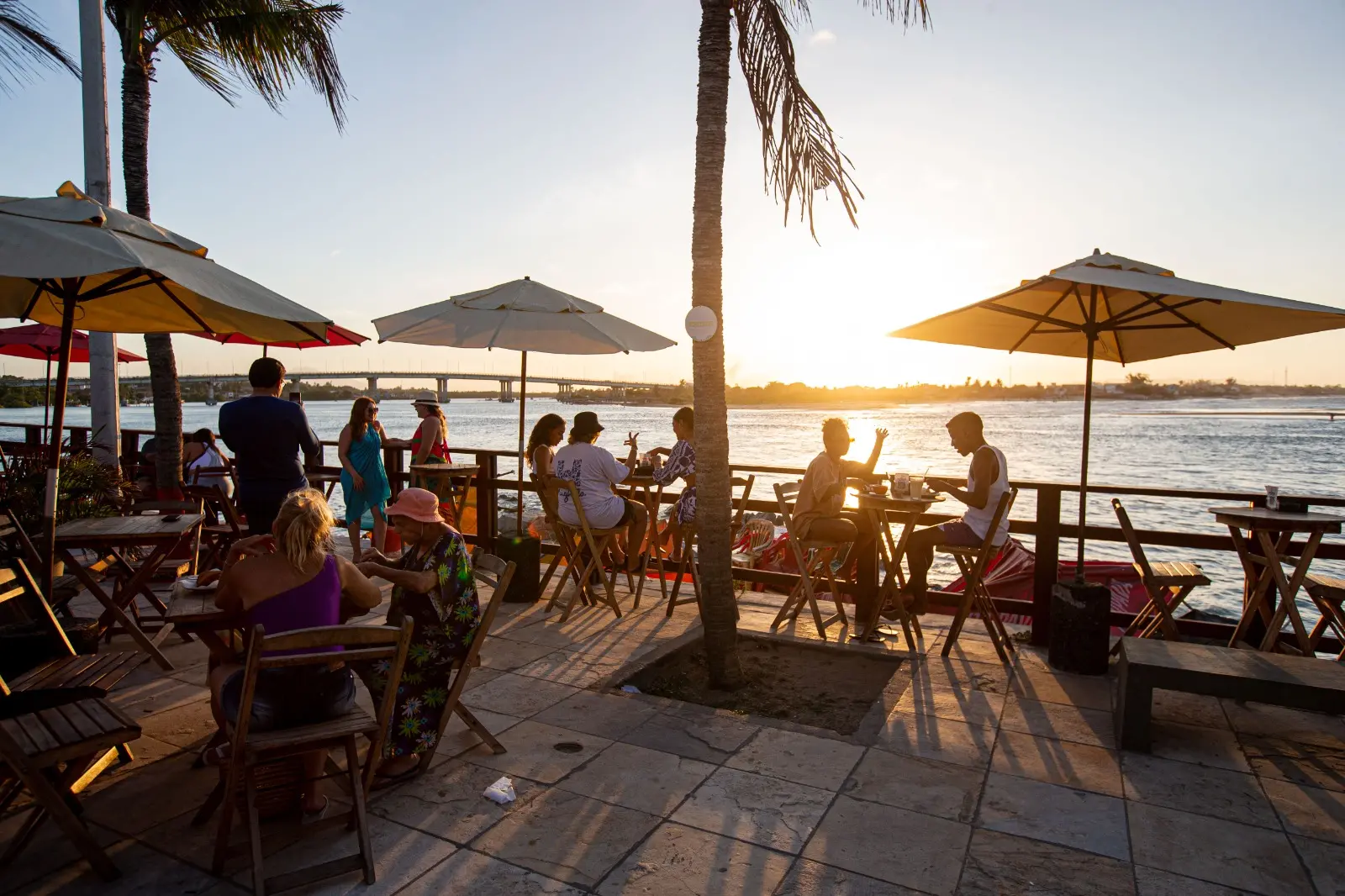 O período de maior movimento no Villa Café é o pôr do sol, um dos mais bonitos da Capital