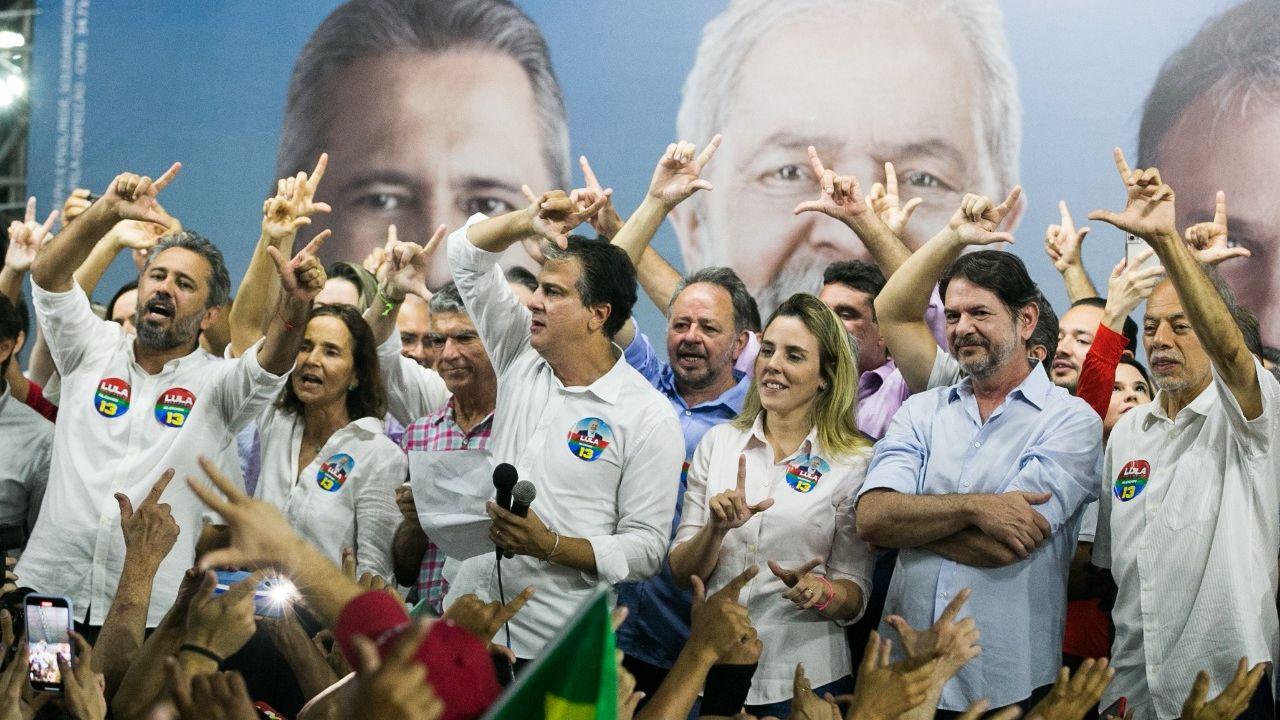 Cid Gomes fez campanha para Lula no segundo turno do ano passado