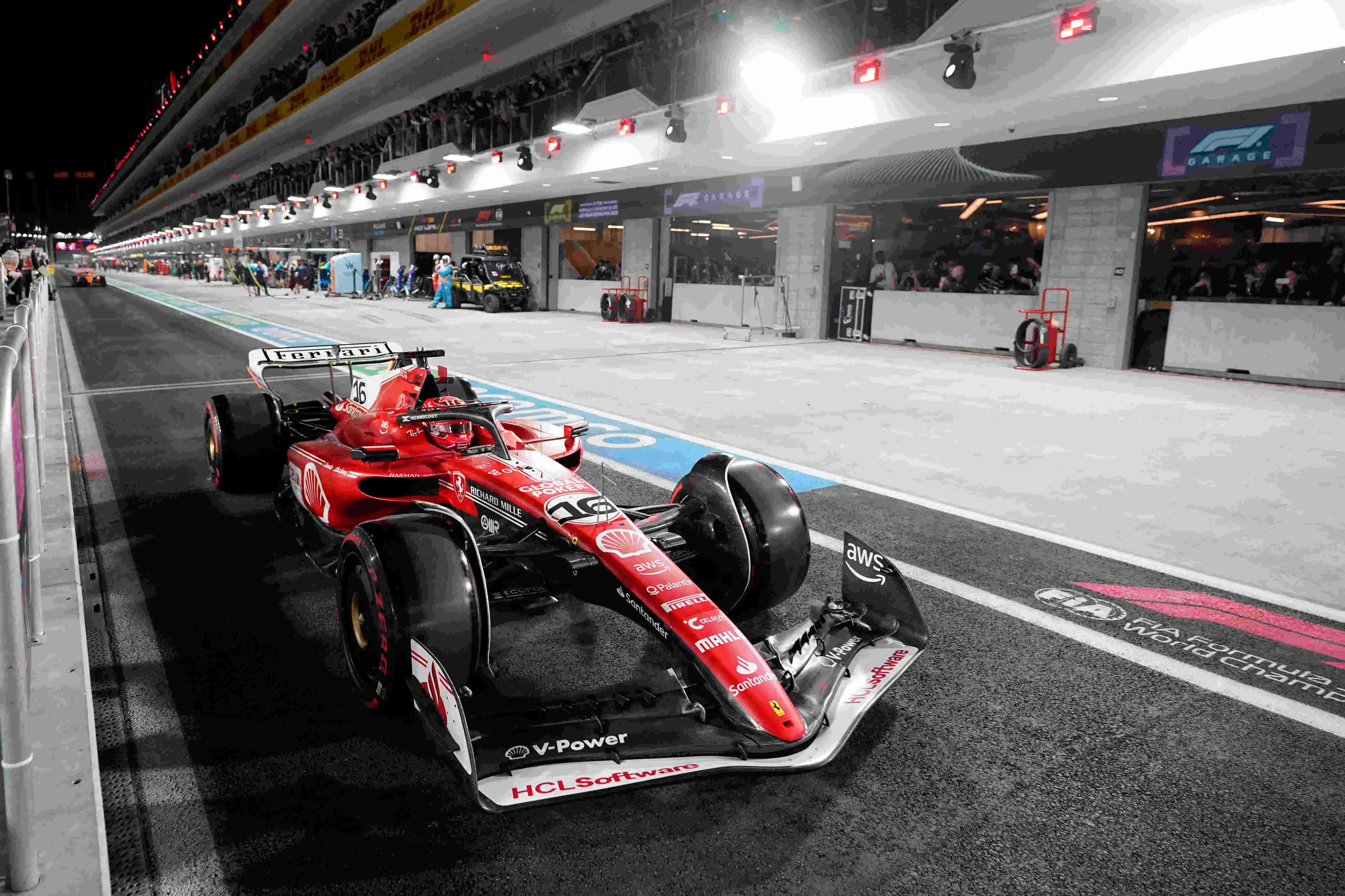 Foto de Charles Leclerc, piloto da Ferrari