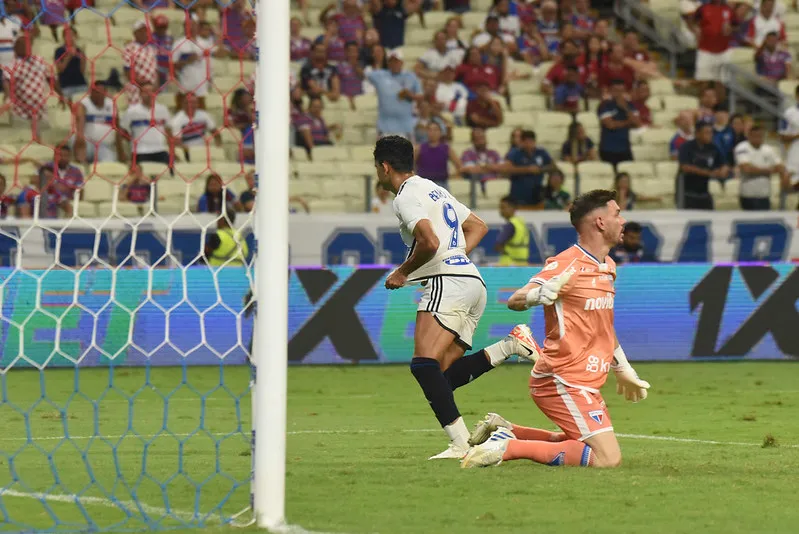 Bruno Rodrigues marcou o gol do Cruzeiro na Arena Castelão.