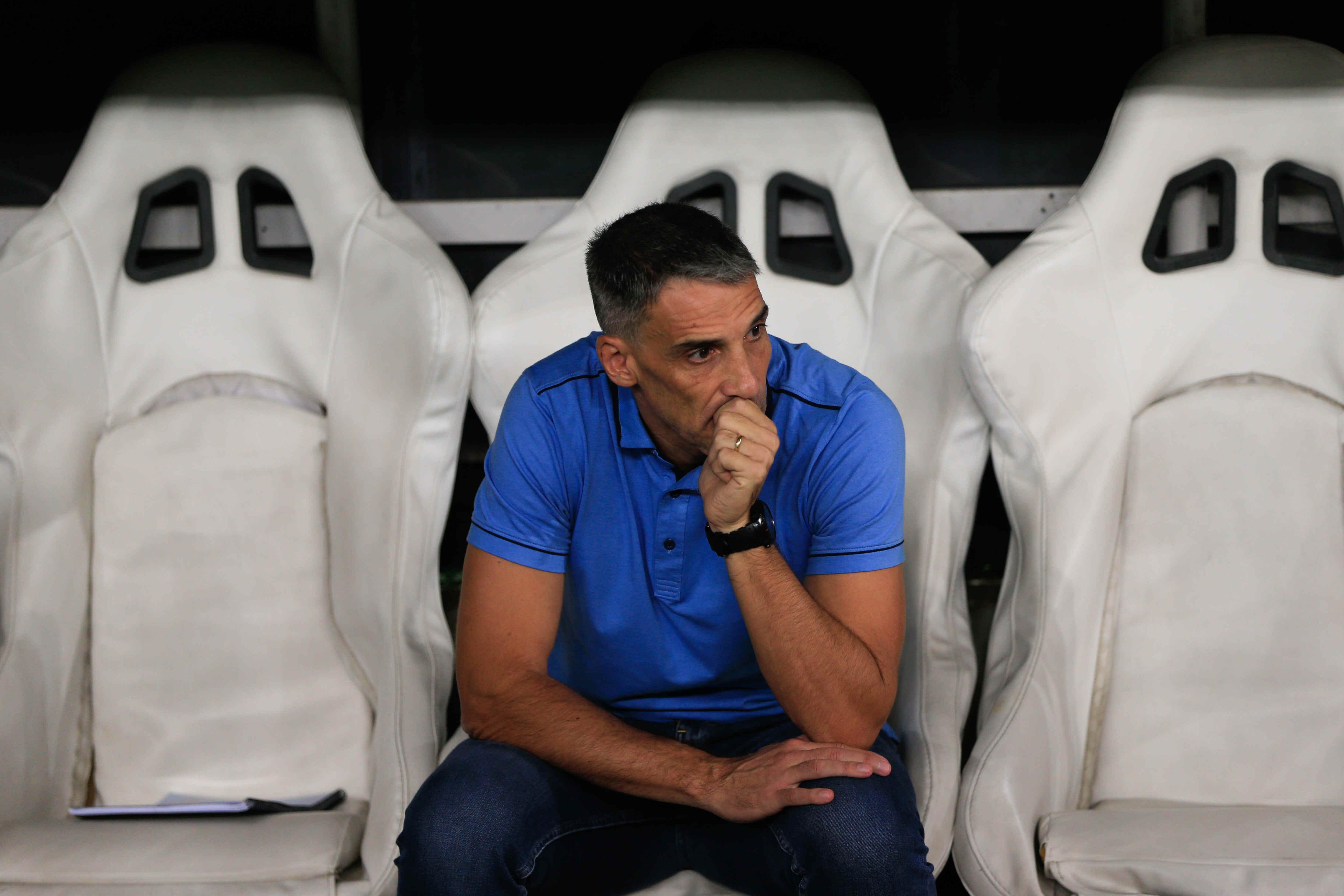 Foto de Juan Pablo Vojvoda, técnico do Fortaleza, durante jogo