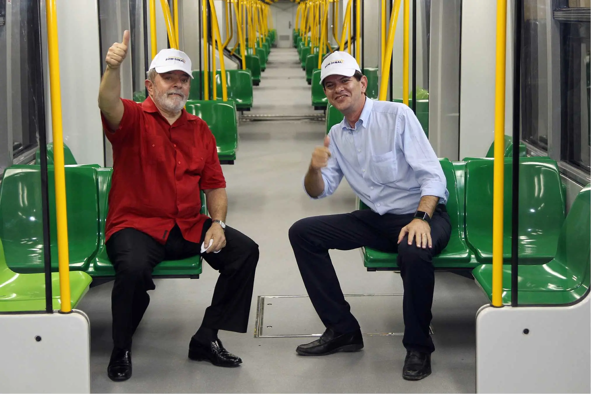 Cid e Lula já foram contemporâneos de mandato no Executivo. Em 2010, o petista presidia o País, enquanto Cid governava o Ceará