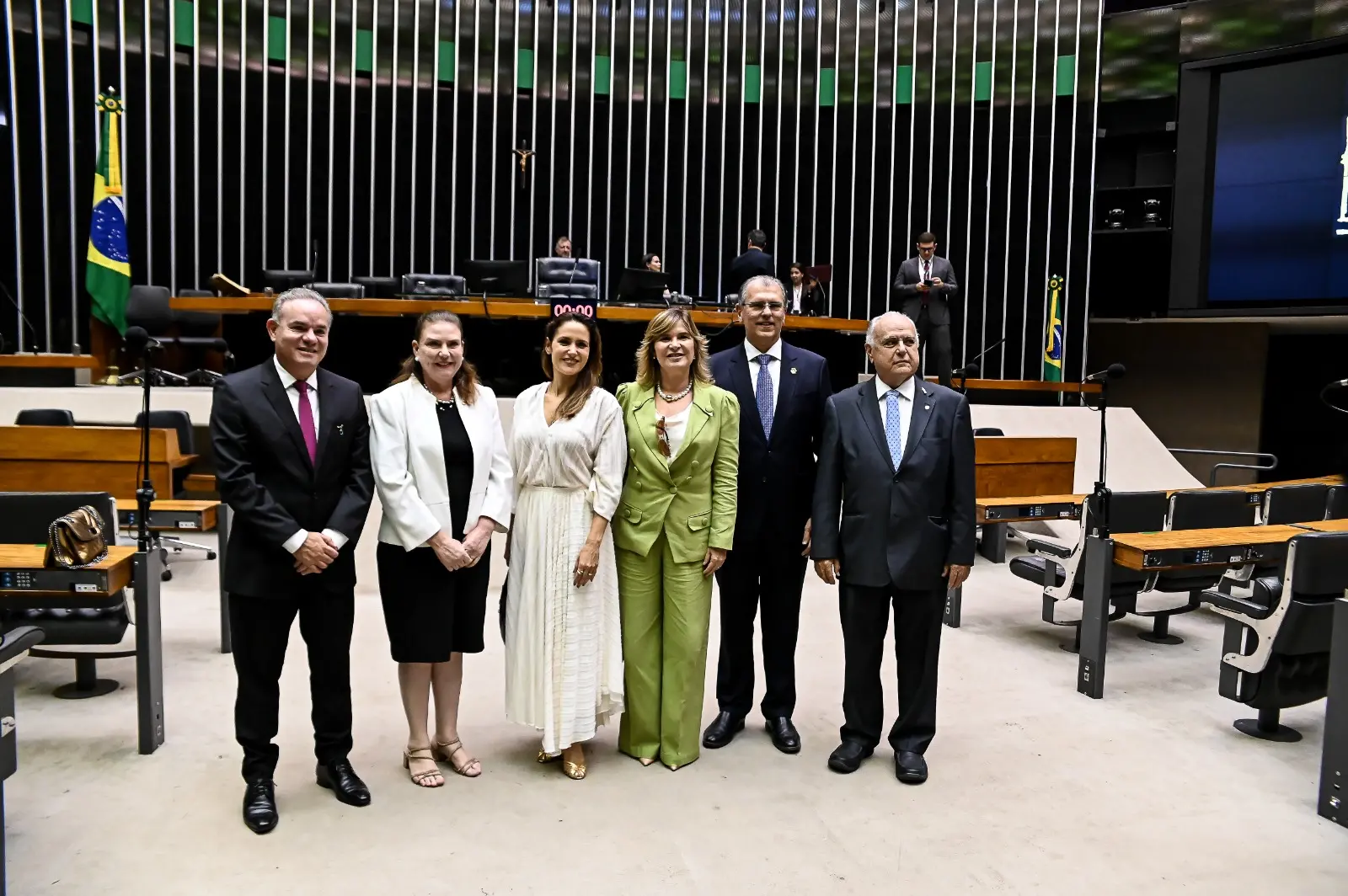Deputados e representantes da Unifor e da Fundação Edson Queiroz na Câmara Federal