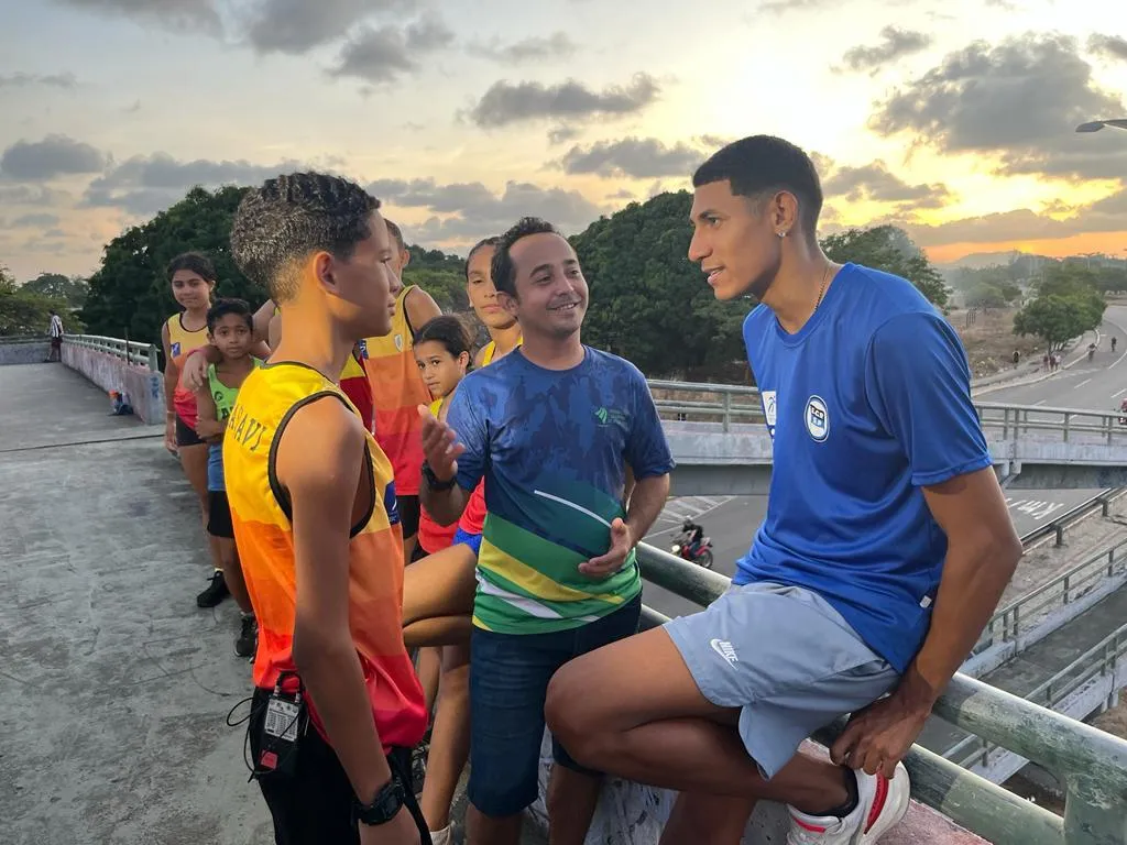 Matheus Lima foi medalha de ouro no revezamento dos 400 metros do atletismo e prata nos 400 metros com barreiras nos jogos Pan-Americanos 2023