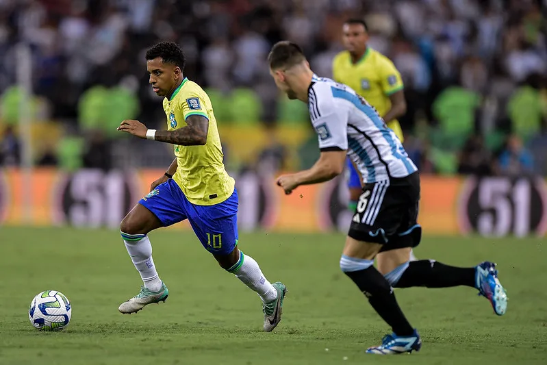 Duelo acontece no Maracanã, no Rio de Janeiro.