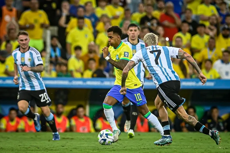 O Brasil perdeu para a Argentina por 1 a 0 e conheceu sua 3ª derrota seguida nas Eliminatórias Sul-Americanas