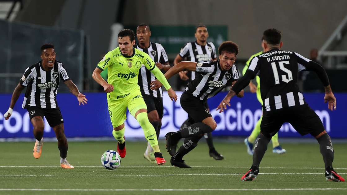 Atlético-MG faz 3 a 0 no Grêmio e entra de vez na briga pelo título do  Brasileirão - Jogada - Diário do Nordeste