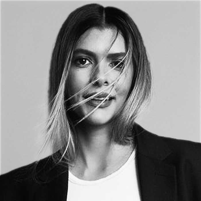 Retrato frontal Mila Costa