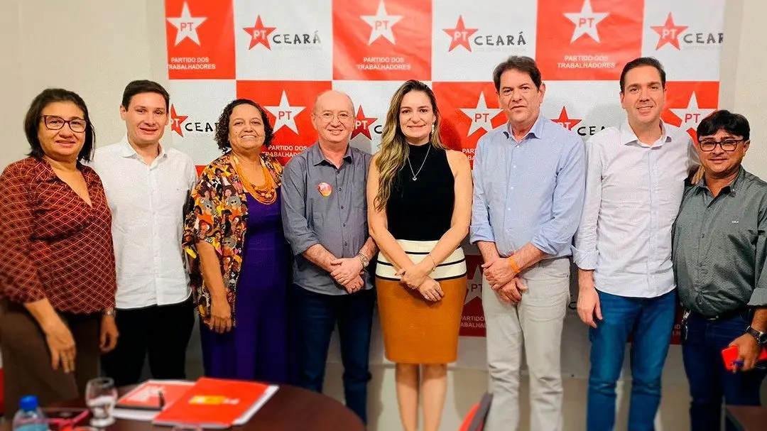 Em agosto deste ano, Cid visitou a sede do PT Ceará