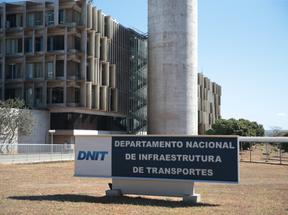 Edifício sede do Departamento Nacional de Infraestrutura de Transportes (DNIT). Concurso DNIT divulga edital com vagas no Nordeste e salários de até R$ 12 mil