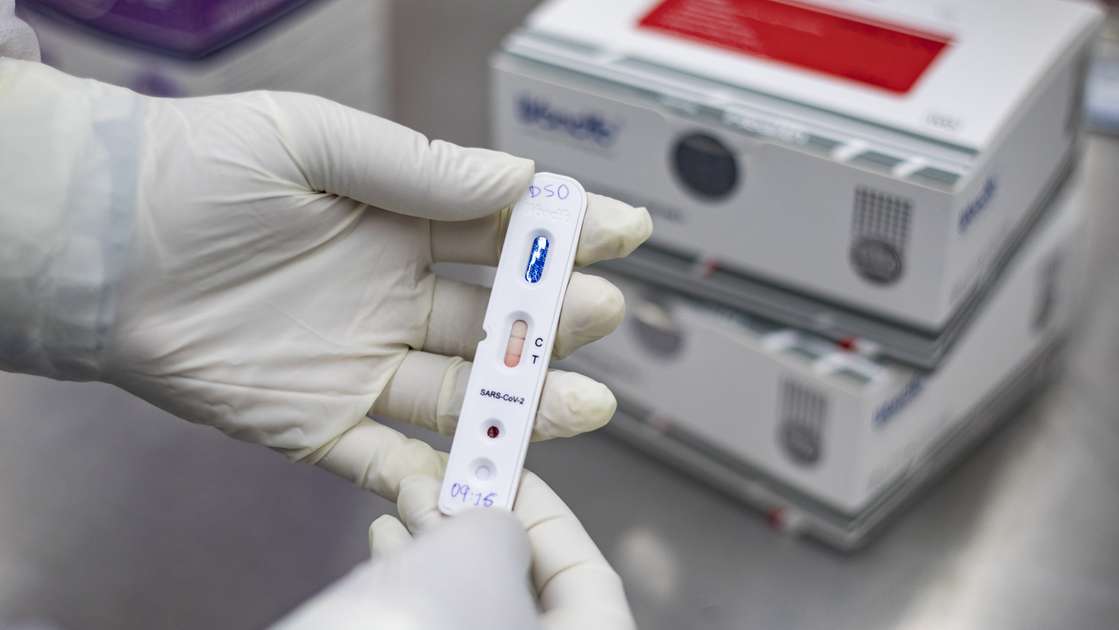 Con menos del 20% vacunados con la vacuna bivalente, 1 de cada 5 pruebas de Covid en la UE son positivas – Ciara