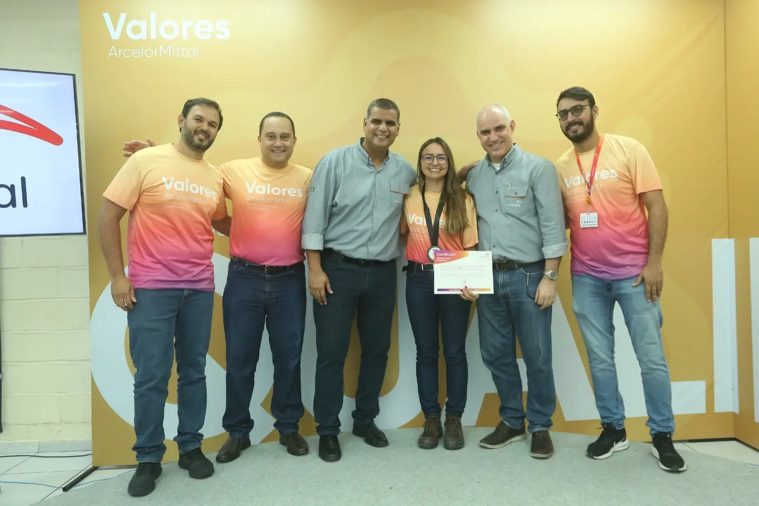 Hana e equipe recebe reconhecimento