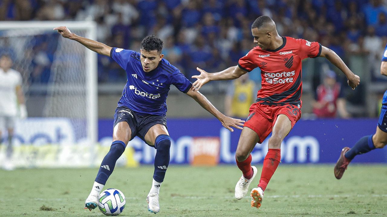Bahia e Cruzeiro empatam em jogo de quatro gols pelo Campeonato