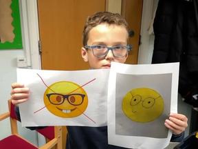 Imagem do britânico Teddy, de 10 anos, que iniciou o movimento para a substituição do emoji