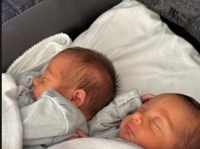 foto dos gêmeos de bárbara evans dormindo