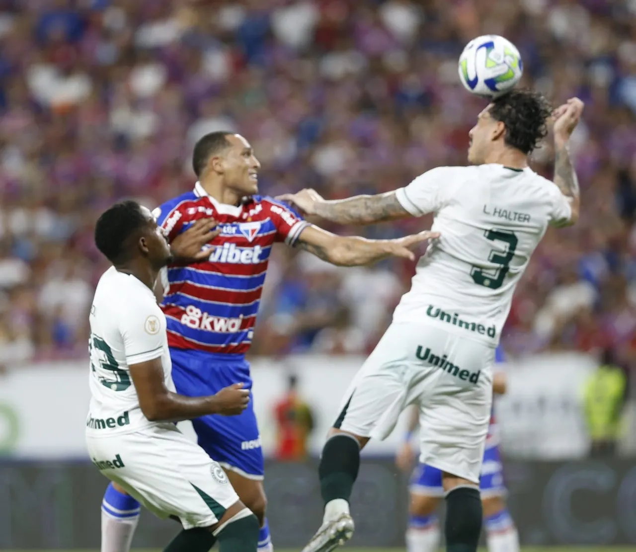 O Fortaleza não fez um grande jogo, mas suficiente para bater o Goiás