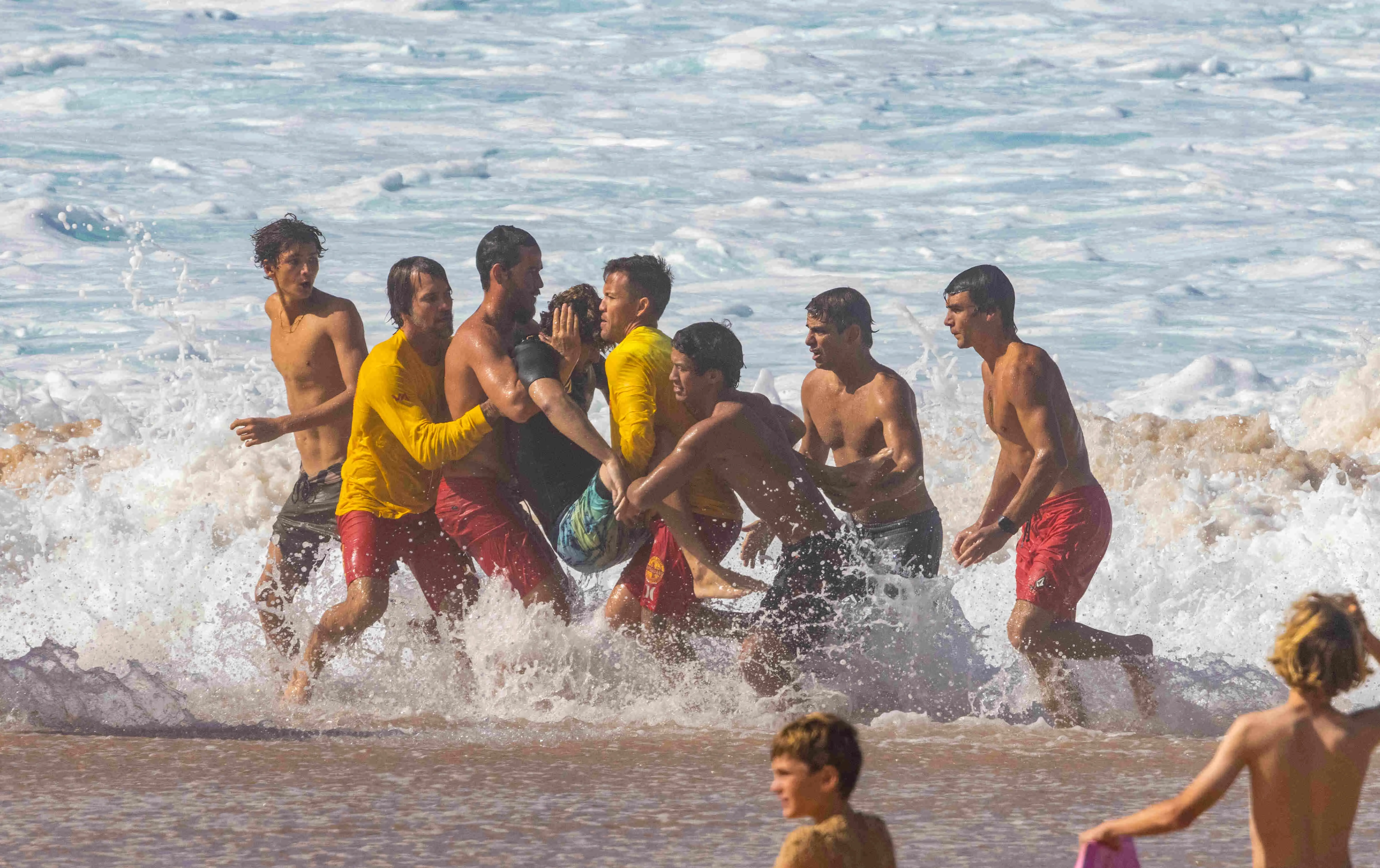 Chumbinho saiu do mar desacordado.