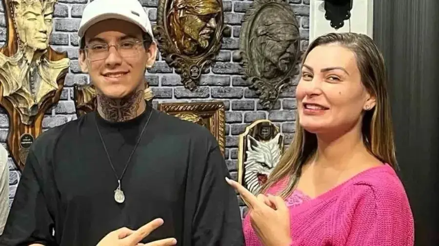 Andressa Urach e o filho