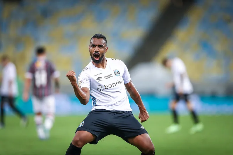 Everton Galdino virou o jogo para o Grêmio.