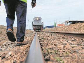 Com ferrovia pronta em 2027, escoamento de cargas no Porto do Pecém deve dobrar