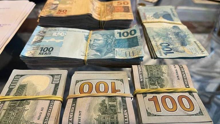 Dinheiro foi apreendido pela Polícia Federal em operação de combate a fraude em fundos de previdência municipais