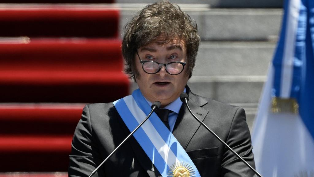Milei promete 'choque' econ&ocirc;mico ao assumir presid&ecirc;ncia da Argentina -  Mundo - Di&aacute;rio do Nordeste