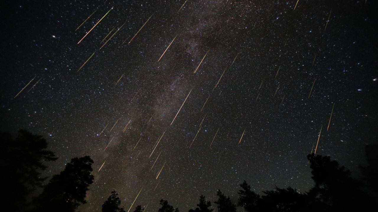 Chuva de meteoros Gemínidas: veja horário de pico e como assistir