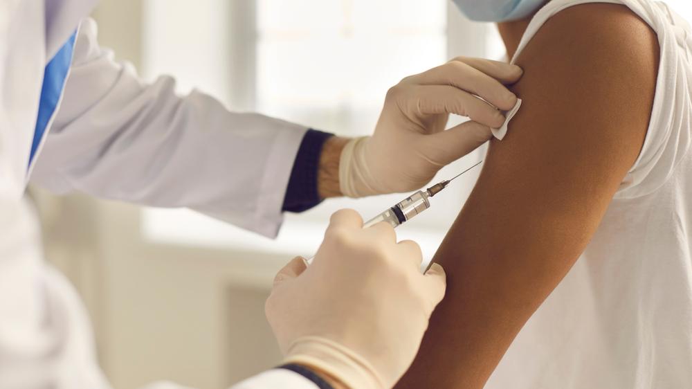 Ministério da Saúde passa a adotar esquema com dose única para vacinação contra HPV
