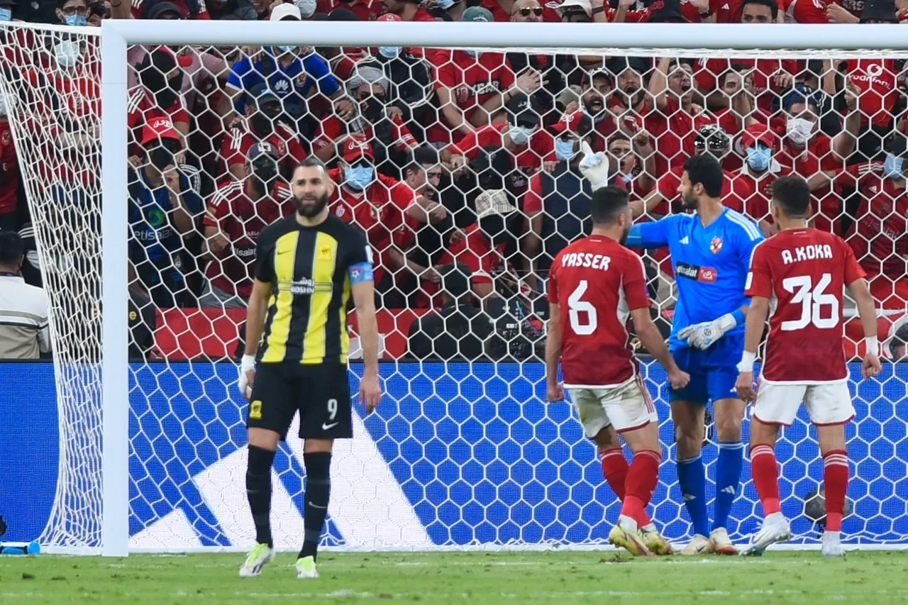 Benzema perdeu uma penalidade quando o Al Ahly vencia por 1 a 0
