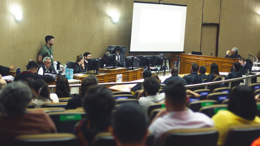 A Chacina do Curió teve três sessões de julgamento, que se prolongaram por um total de 19 dias, divididos entre os meses de junho, agosto e setembro deste ano