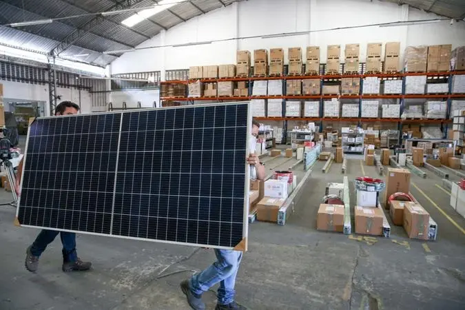 Foto que contém painel solar