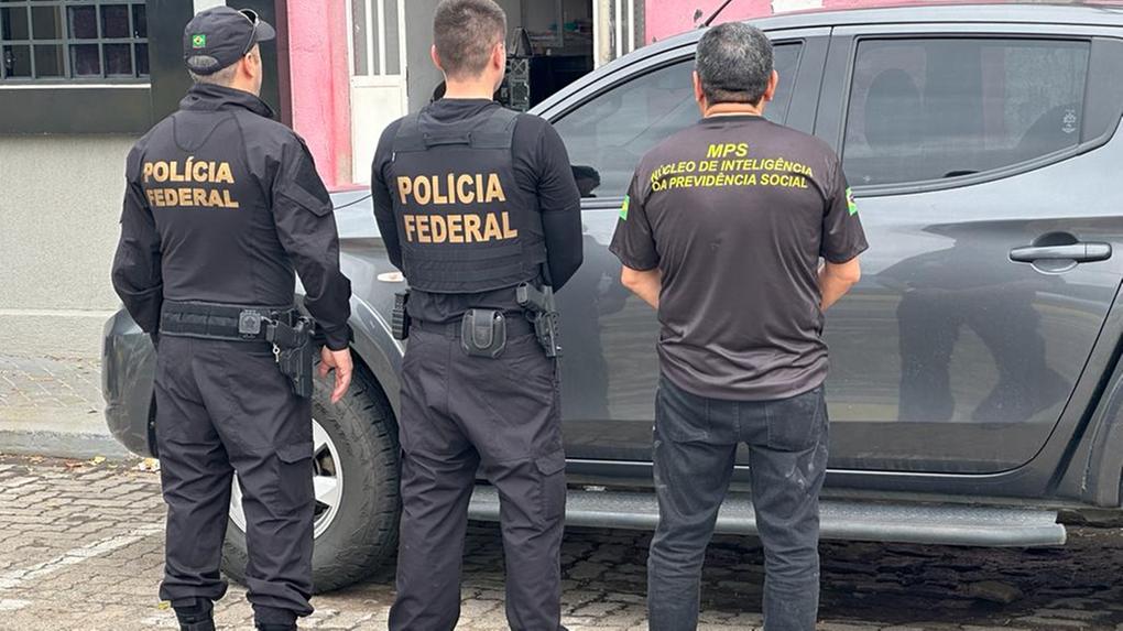 Três mandados de busca e apreensão, expedidos pela 25ª Vara Federal de Iguatu, foram cumpridos durante a Operação Intraneus