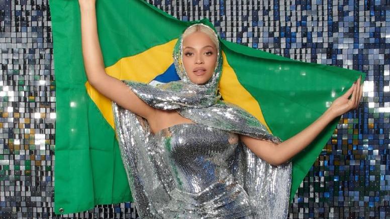 beyonce segurando bandeira do brasil