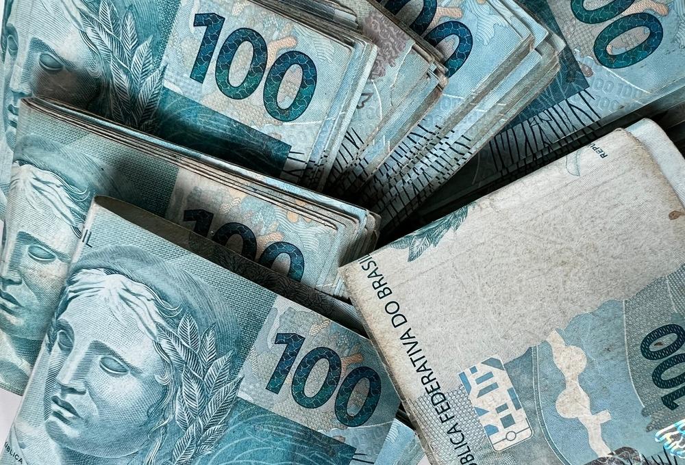 Cédulas de 100 reais