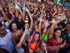 Foliões curtem o carnaval de Fortaleza