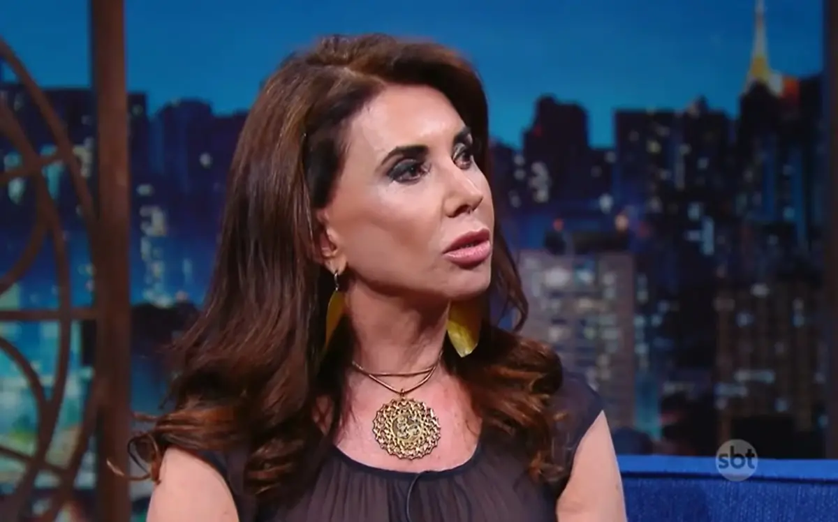 claudia alencar, que está internada, em programa de televisão