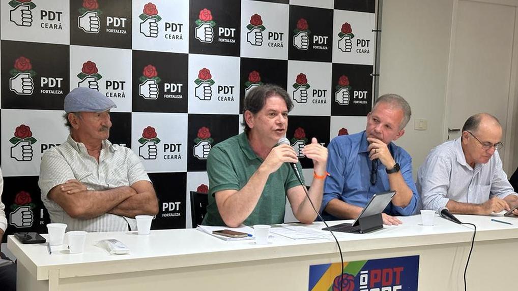 Cid Gomes e André Figueiredo em evento do PDT