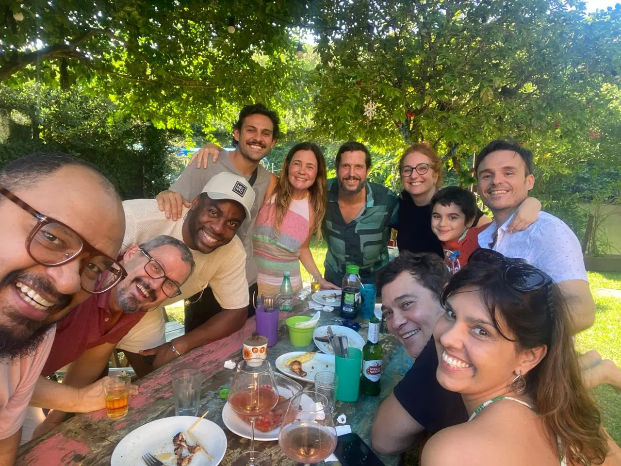 Haroldo Guimarães em dia de folga no Rio de Janeiro com Edmilson Barros, Vitor Barros, Adriana Esteves, Vladimir Brichta, Ju Passos, Antônio Falcão, Gustavo Falcão e Marisa Carneiro