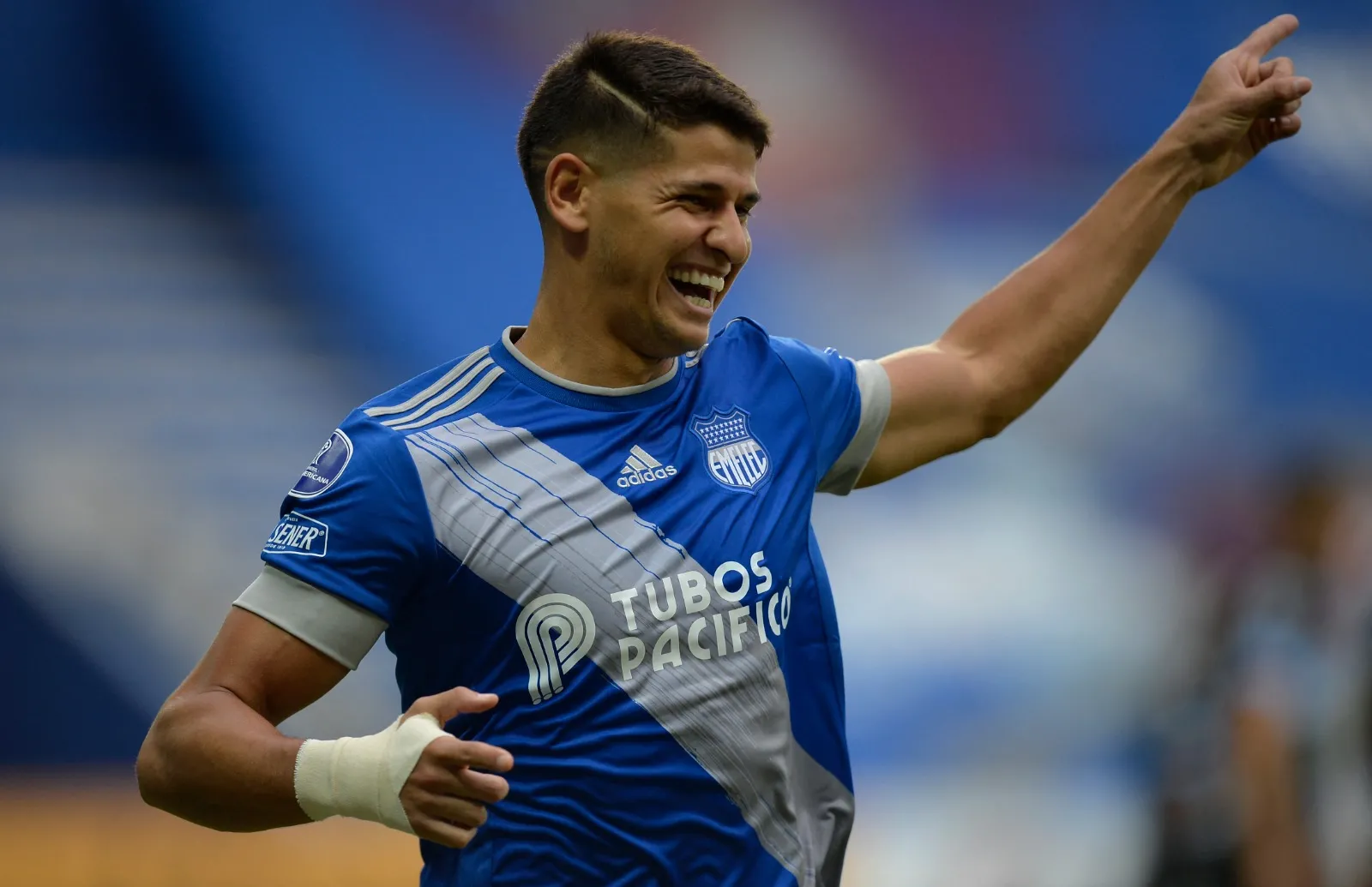 Facundo Barceló pelo Emelec-EQU, onde marcou 14 gols