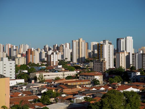 Vista aérea mostrando imóveis em Fortaleza