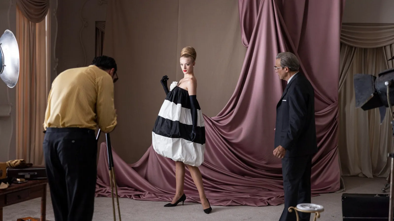 Lançado nesta sexta-feira (19), o título já ganhou o coração de fashionistas, cinéfilos e críticos