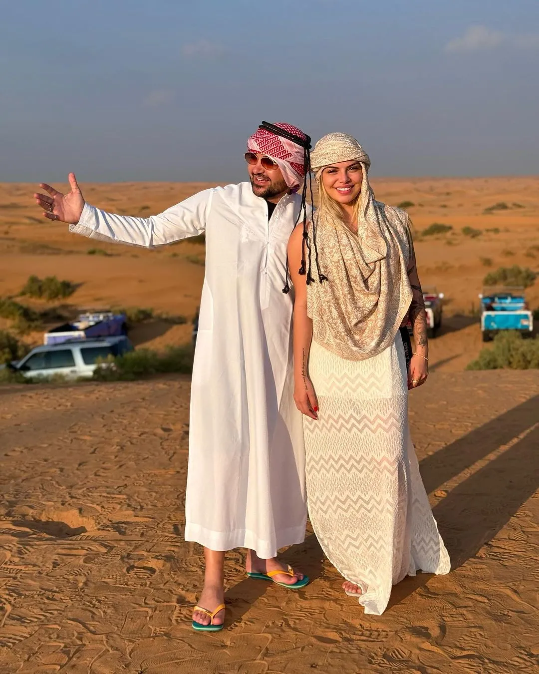 Casal registrou em redes momentos em viagem por Dubai