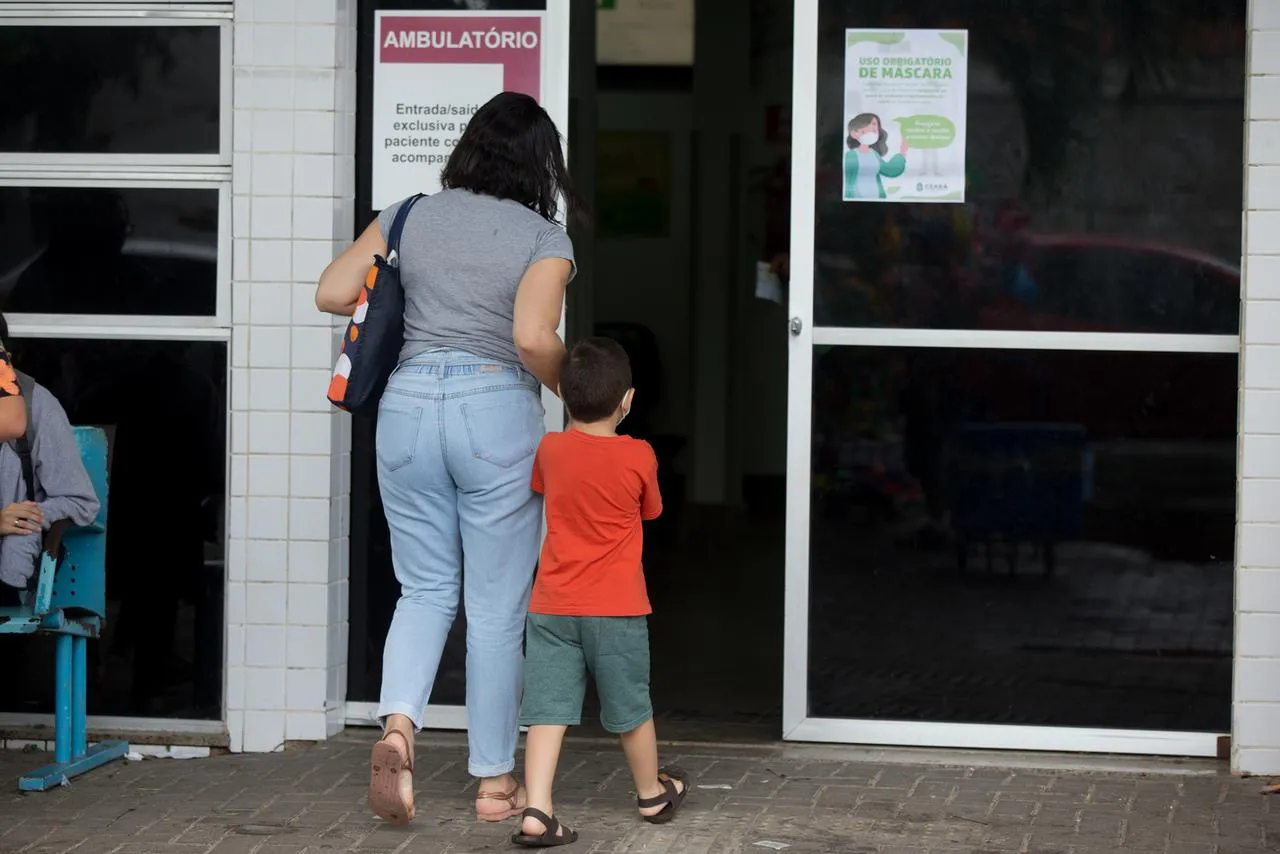 Emergências pediátricas superlotam em períodos de maior incidência de doenças respiratórias no Ceará