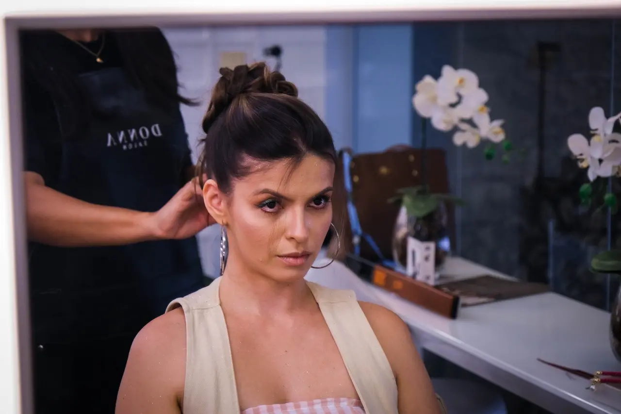 Coque frouxo ganha nova versão com tranças