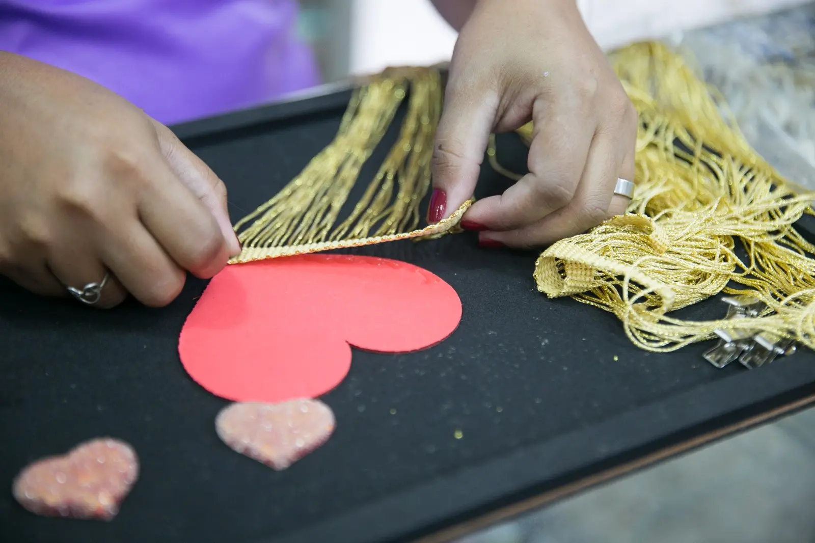 Franjas dão movimento a looks mais simples e abadás