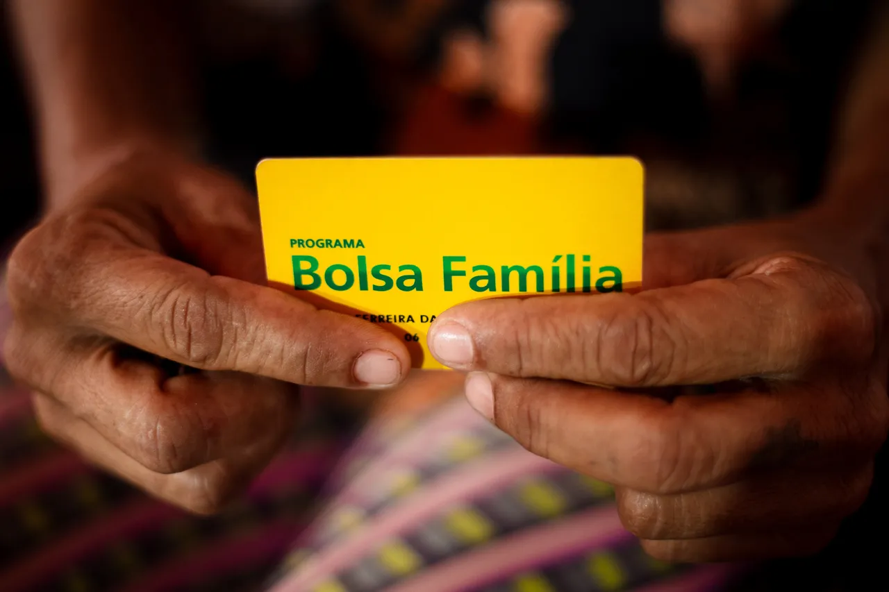 1,47 milhão de famílias no Ceará são beneficiadas pelo Bolsa Família, totalizando 3,82 milhões de cearenses.