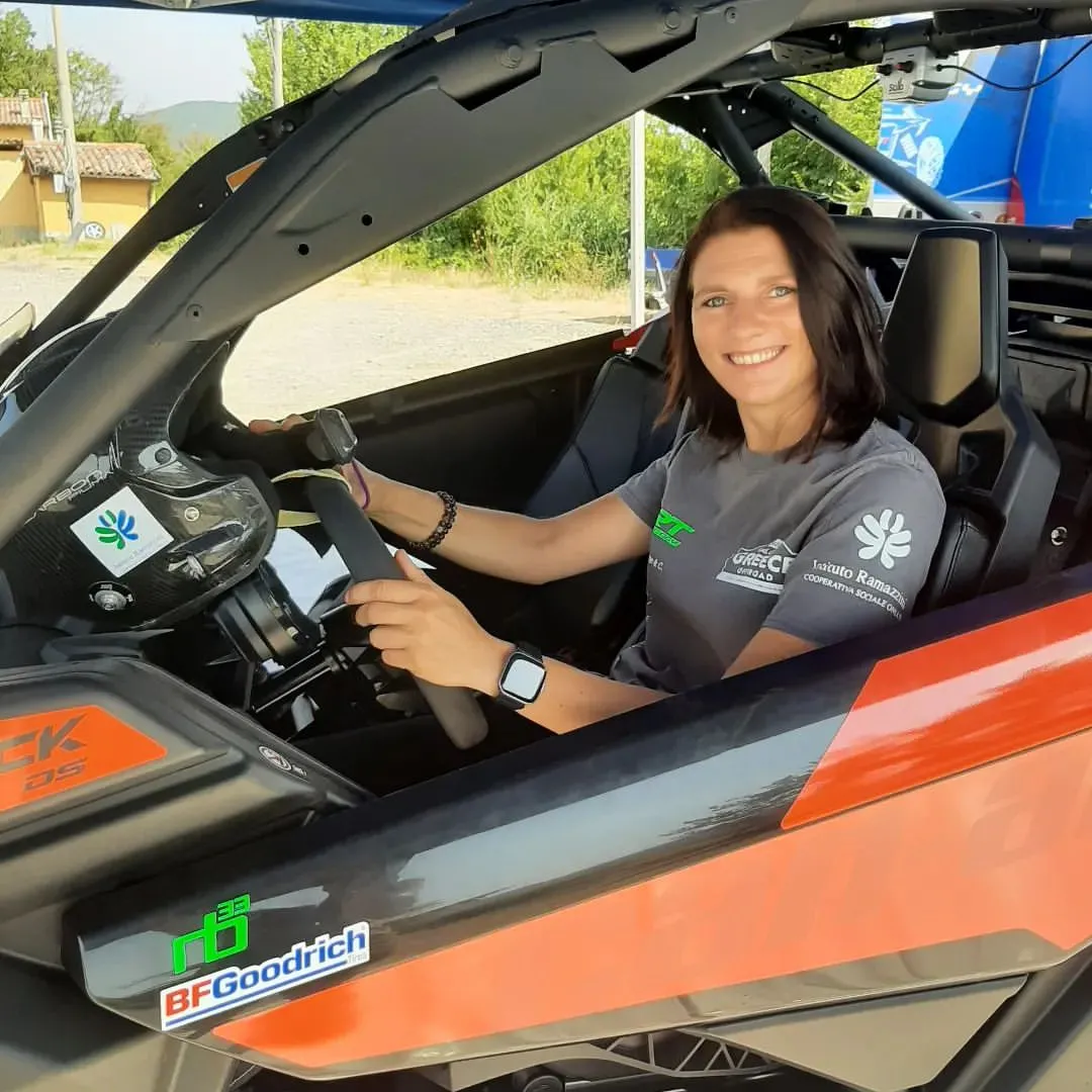 Giulia chegou a participar do Rally Dakar.